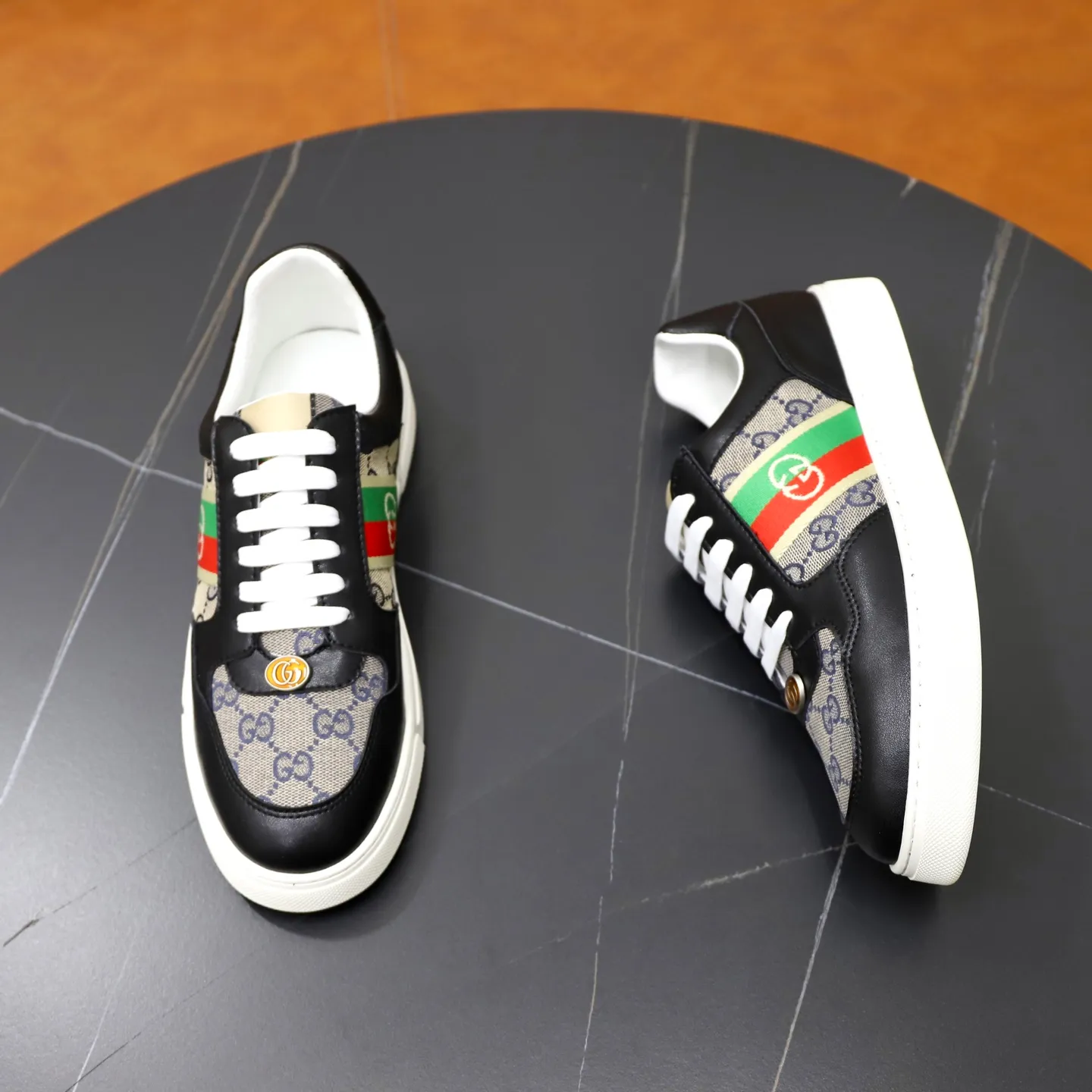 Ex-factory price: 420💰🙅‍♂️🙅‍♂️🙅‍♂️ Brand: Gucci GUCCi Standard code: 38-44 (45 customized) Grade: Same as the official website Material: Original leather splicing, comfortable and breathable sheepskin lining, original wear-resistant outsole Style category: Men's fashionable casual shoes, running, sports shoes, noble luxury brand elements, top luxury Color: actual picture color
